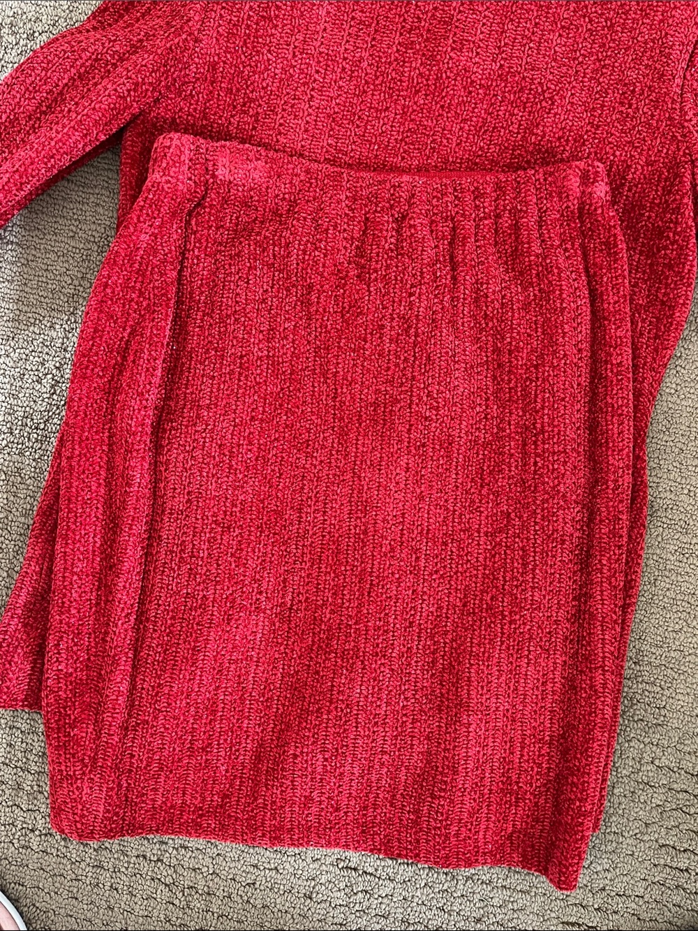 Women’s St John knit skirt suit - Picture 5 of 5